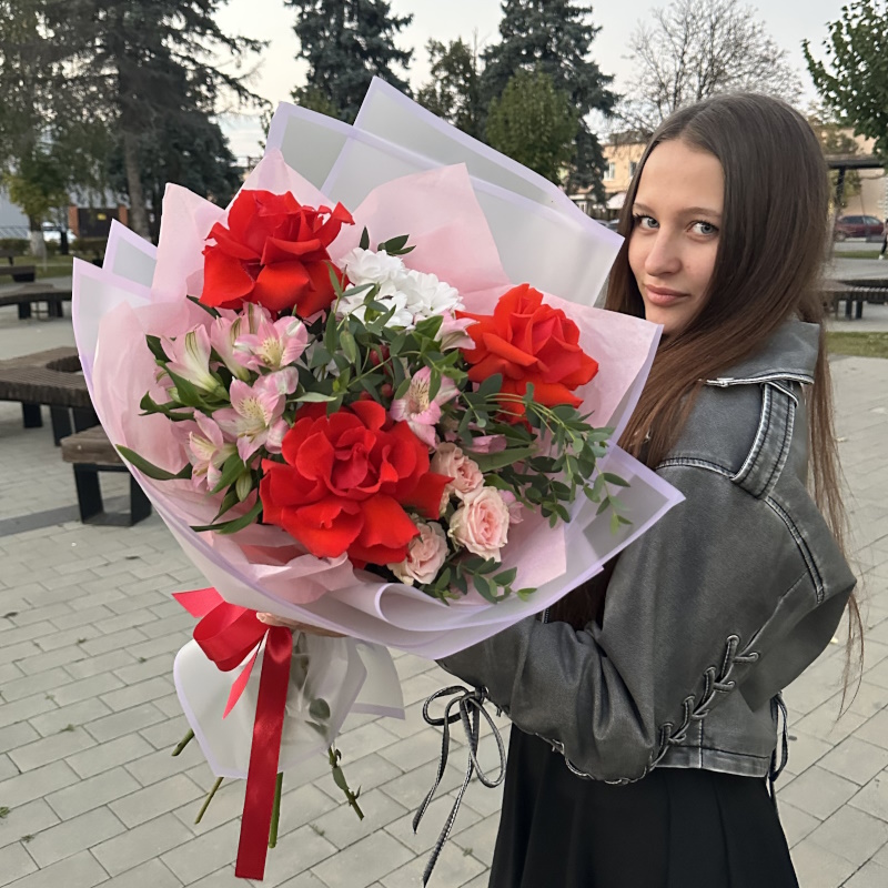 Б-36 букет: "Алые паруса"