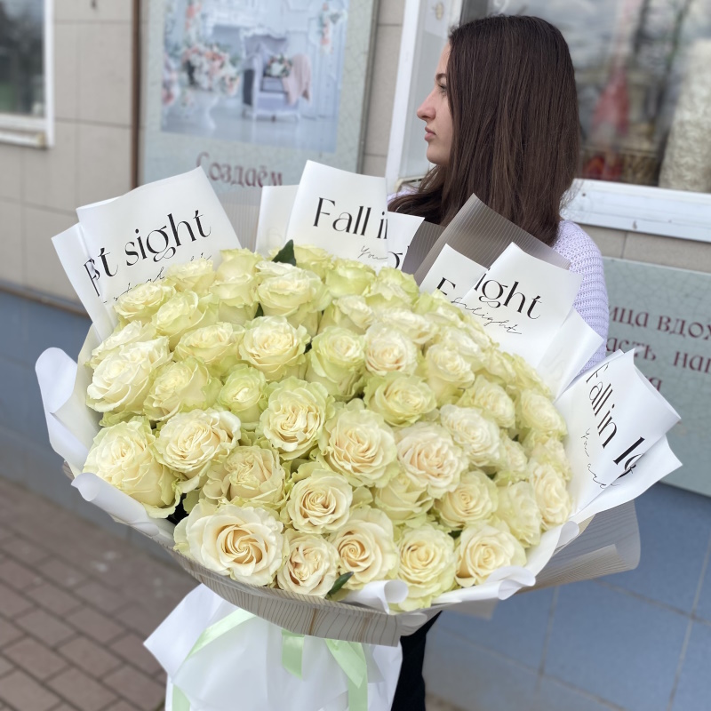 Р-135 Букет из 51 розы Мондиаль 50см.