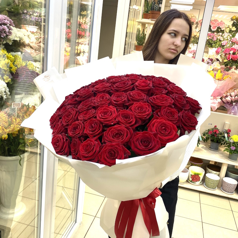 Р-140 Букет из 51 розы Ред Науми 70см.
