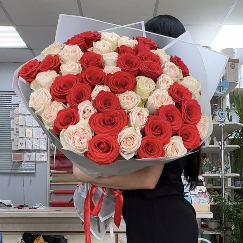 Р-167а Букет из 51 розы 60см.