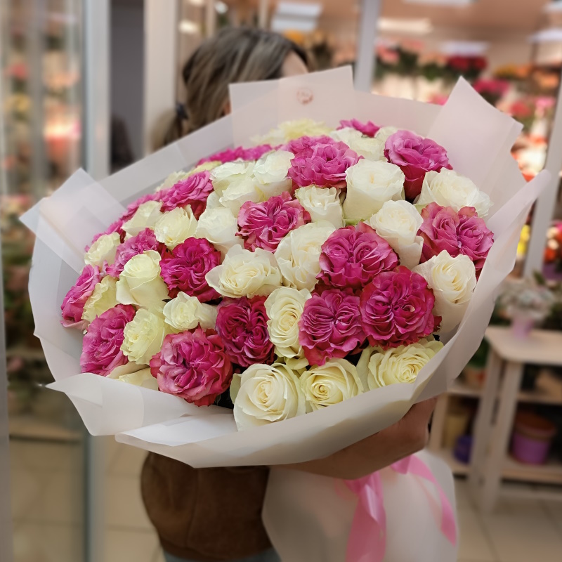 Р-168а Букет из 51 розы Эквадора 60см.