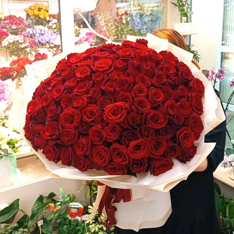 Р-320а Букет из 101 розы Эксплорер 60см.