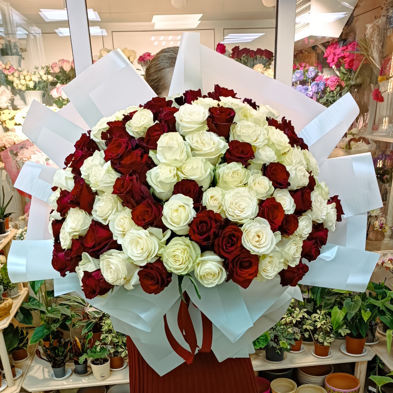 Р-325 Букет из 101 розы Эквадора 60см.